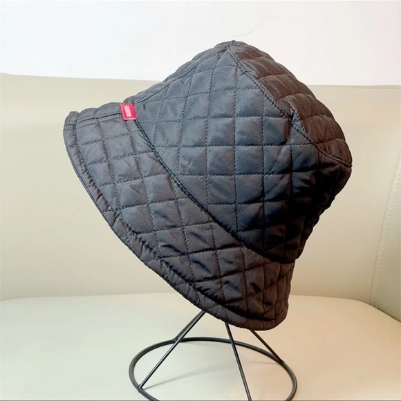 Quilted warm bucket hats - Picture 6 of 8